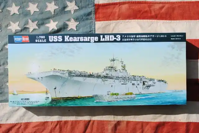 Lage Prijs HobbyBoss 83404 USS Kearsarge LHP-3 Amphibious Assault Ship